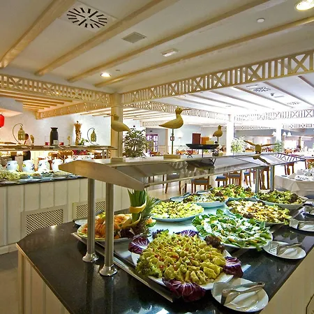 Rezort Gran Castillo Tagoro Family & Fun Playa Blanca (Lanzarote)